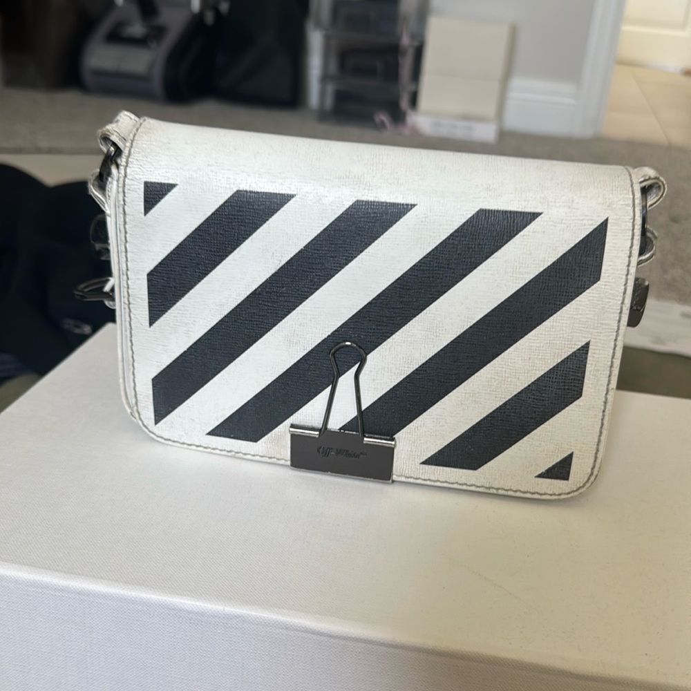 Off white purse